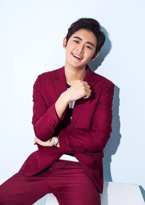 艺人:李欣泽写真