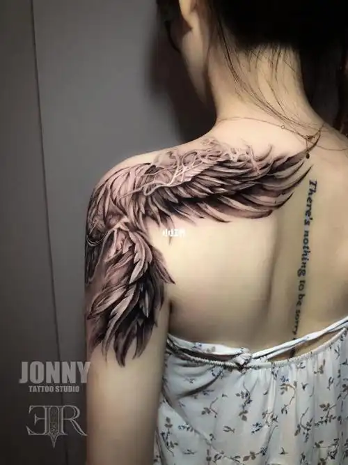翅膀纹身遮盖