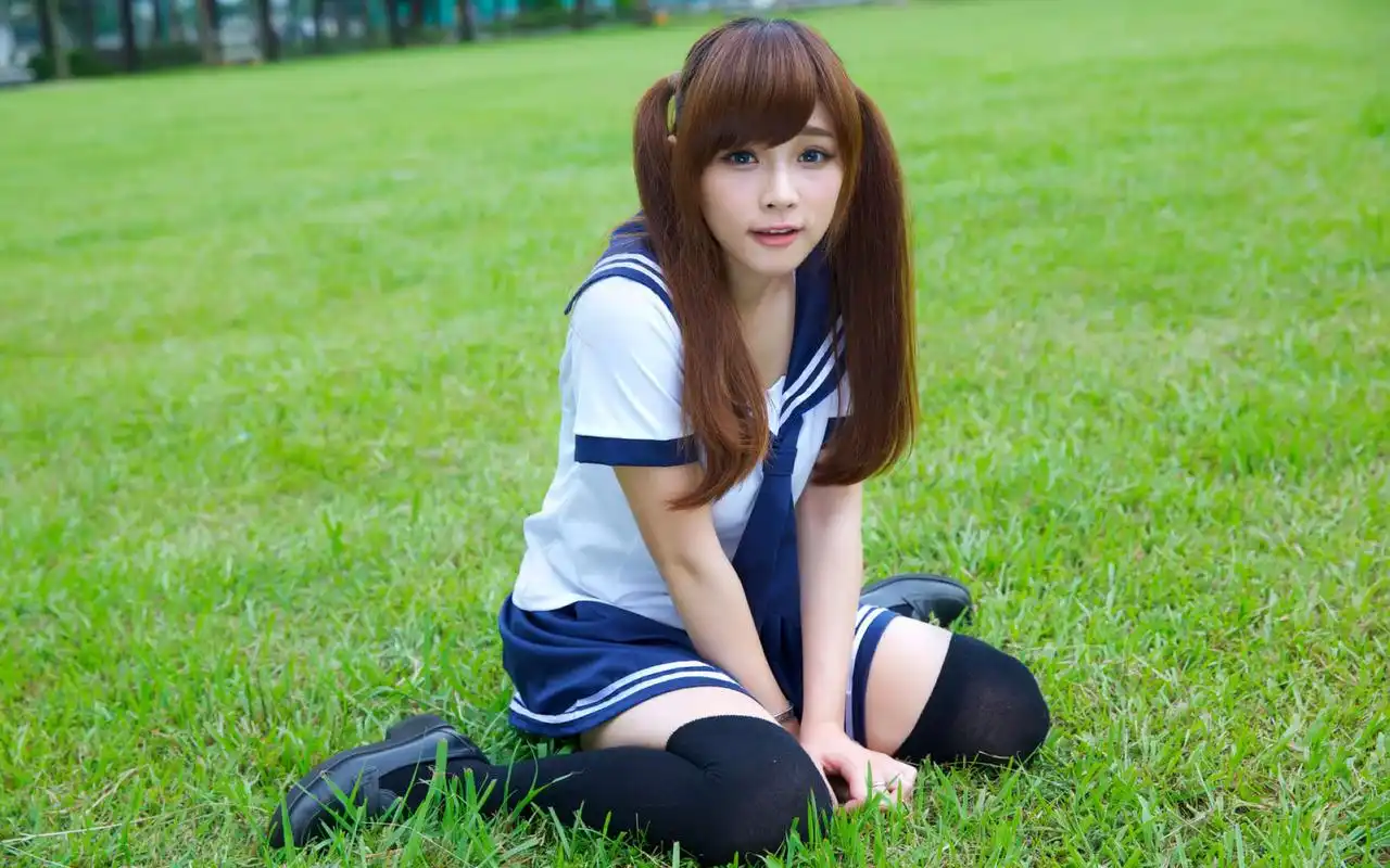 毕业季清纯可爱校园美女校服诱惑桌面壁纸第二辑