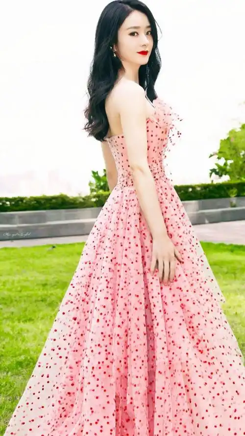 (美图)赵丽颖%5-粉色波点裙-颖火杂货铺(含封教)-话本小说网