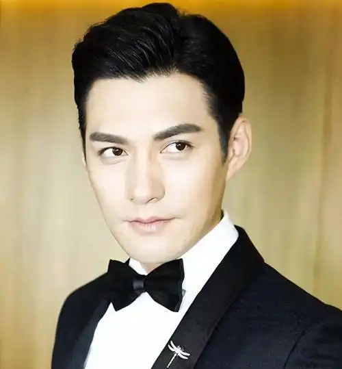 陈晓:"星星眼"独具魅力