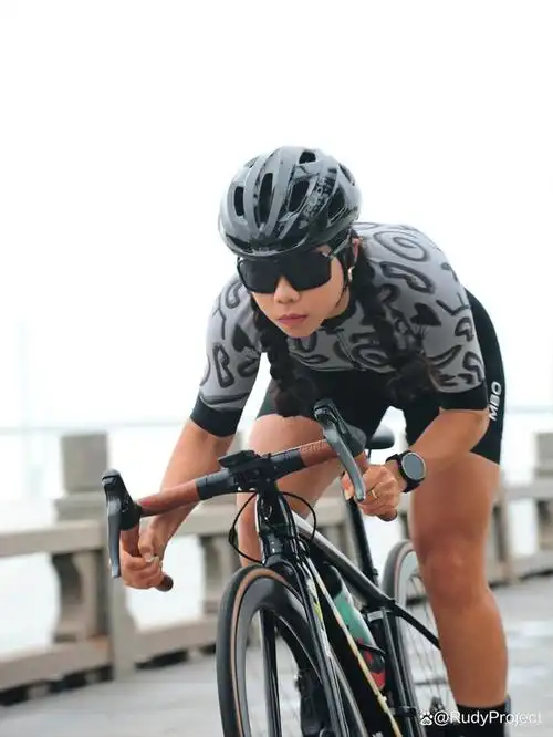 近几年骑行运动的热潮火出圈之后,越来越多的人加入了骑行的热潮!