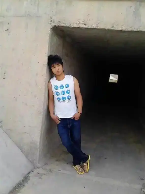 被某个音乐所触动就会想发个作品释放下自己的情绪所