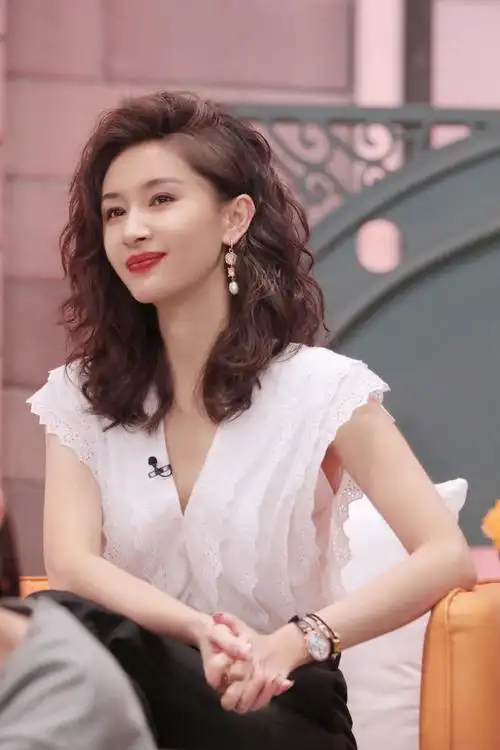 王子文海藻卷长发造型##王子文海藻卷发造型##听姐说