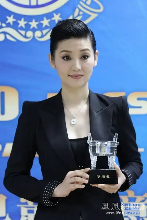 p>徐帆,1967年8月16日出生于湖北省武汉市江汉区,中国内地影视女演员