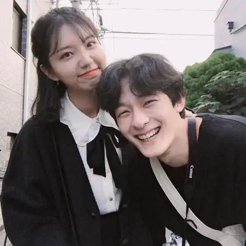 日系特色真人情侣头像