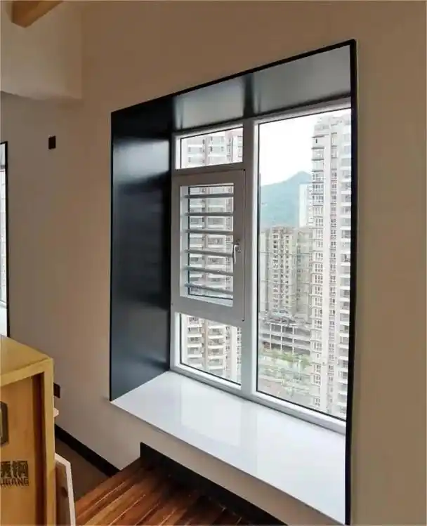 窗户包不锈钢套装修效果图.窗户四沿包不锈钢包边,耐雨水,耐雾 - 抖音