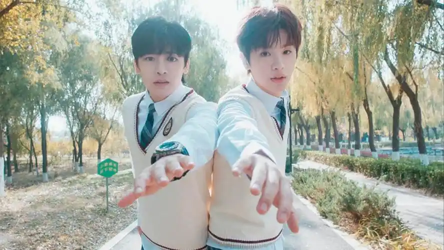 分不清黄明昊和侯明昊同框多图