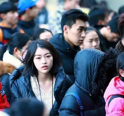 陈小艺的丈夫,曾执导过《道北人》,《12.