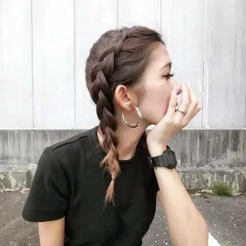 兼俱时尚与实用性的3款运动风编发造型