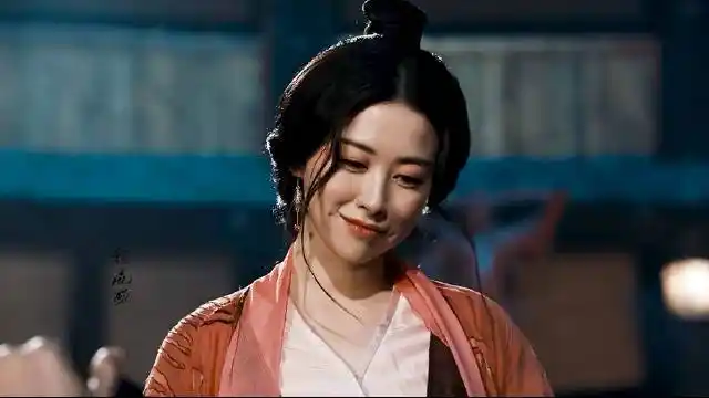 朱珠真的是属于你一眼就会记住她的长相的人