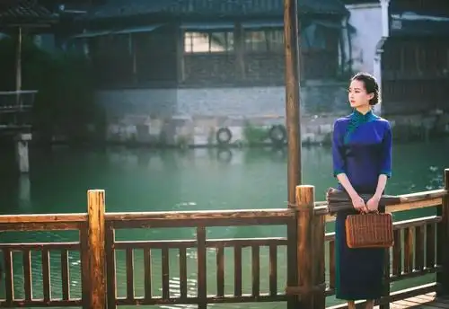 吴侬软语的曼妙佳人江南水乡里性感美女写真