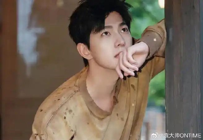 与@杨洋一起邂逅小羊肖恩感受这片刻的宁静