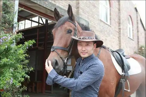 《体验真功夫》开播 赵冀龙与太极少林咏春切磋