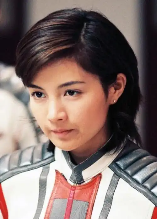 不高,只有她在乎你飞得累不累……胜利队队长居间惠那也是美艳无双啊!