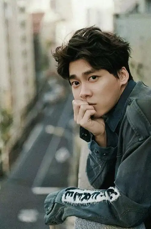 挑战每天按相册顺序发一张李易峰的照片##园园不断