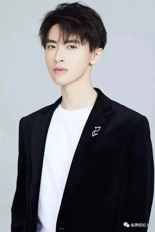 张逸杰:宜古宜今,亦正亦邪,不一般的99年男演员