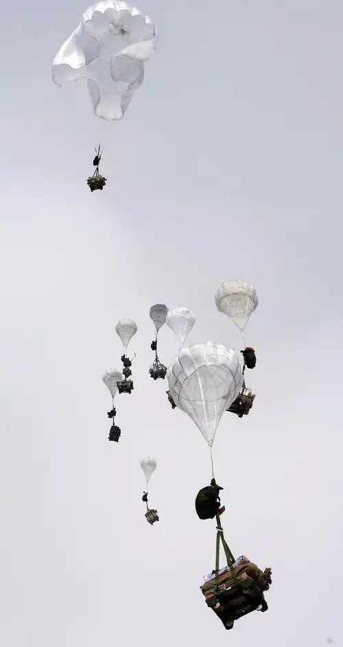 远望智库军事专家:若重装空投训练属实,则意味着运-20作战力全面形成