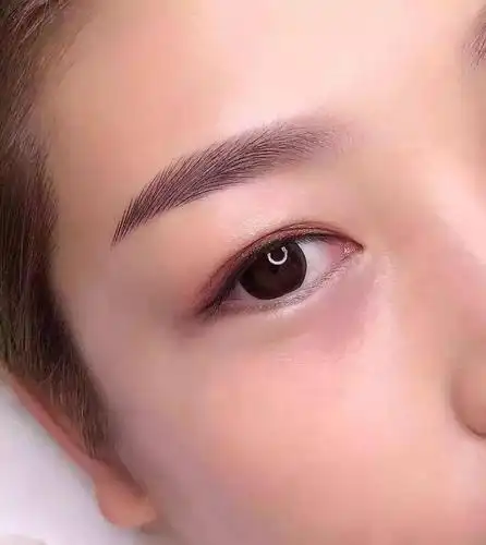 线条眉小技巧以假乱真太容易