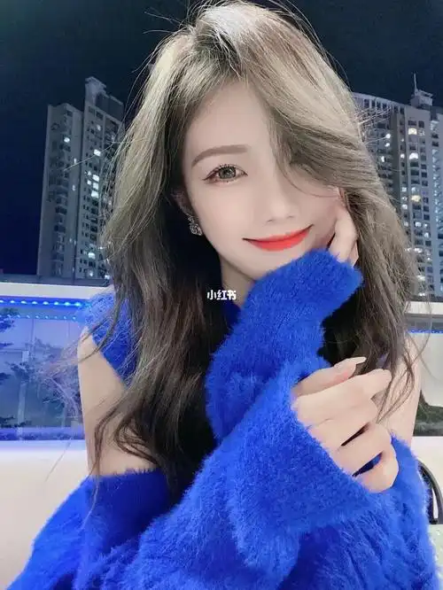 室内正常光感确实有青灰色的感觉哦看到很多小仙女都是染这款翻车了