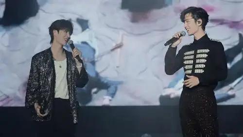 陈情令国风音乐演唱会,直拍肖战王一博合唱《无羁》!