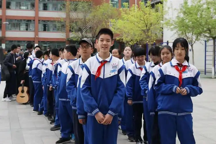 "知识的盛宴,青春的秀场" ——济南育英中学第三届"科学王国"话剧比赛