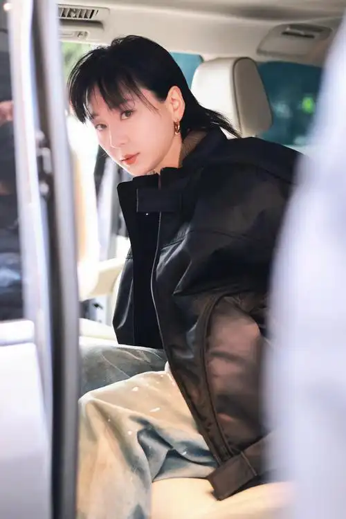 周笔畅魔方新世界