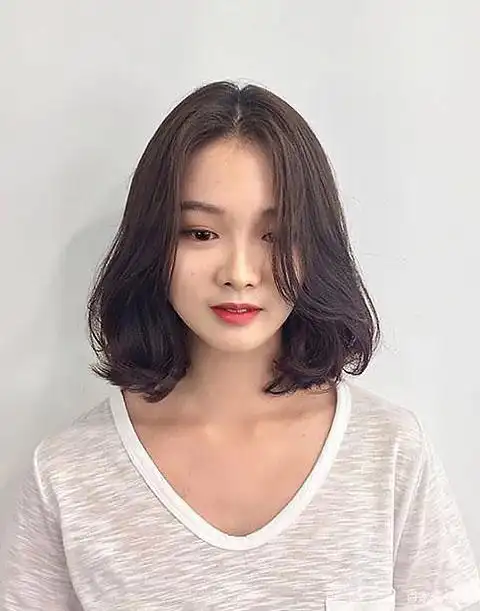 4款适合圆脸的发型,简单,时尚,减龄!