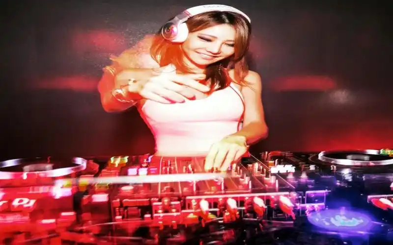 顶级夜店酒吧劲爆dj舞曲, 强劲重低音动感节奏 美女酒吧蹦迪解压