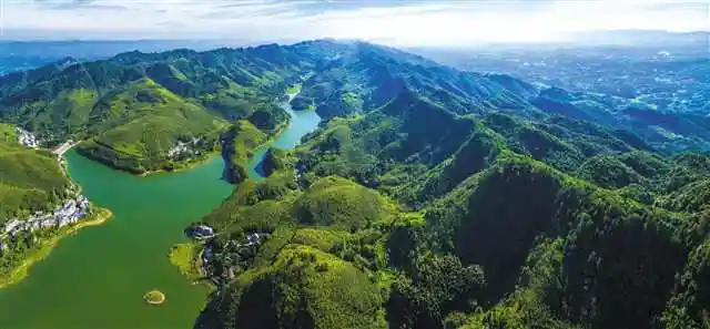 加快建设长江上游重要生态屏障