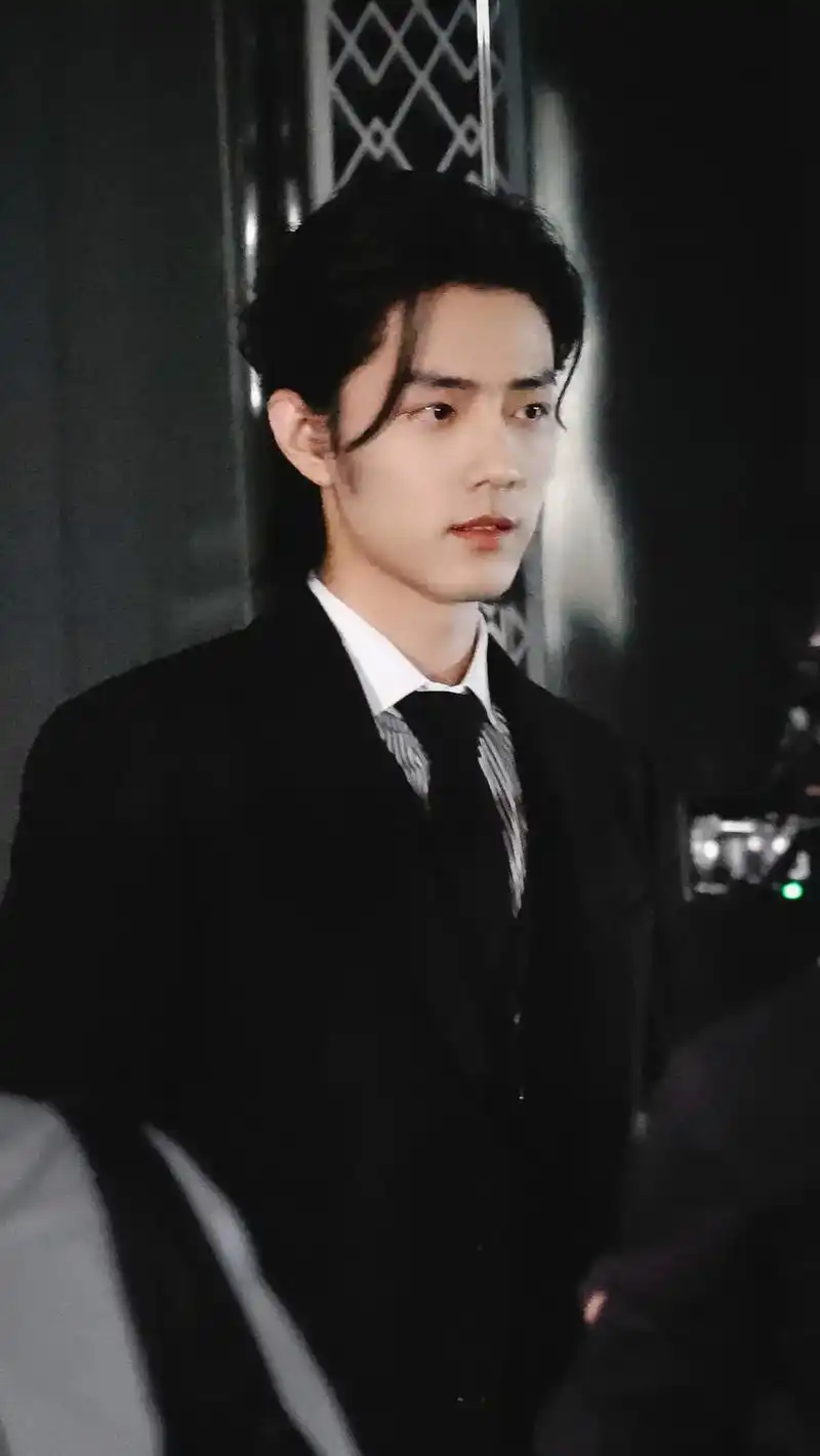 珍藏图片.#肖战 - 抖音