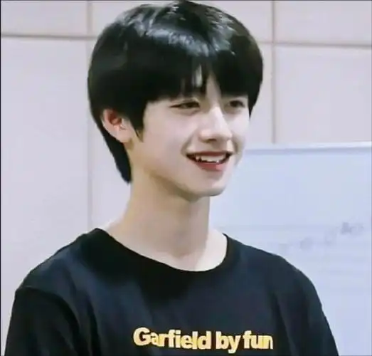 朱志鑫神图谁能抵得住我们的朱朱呢