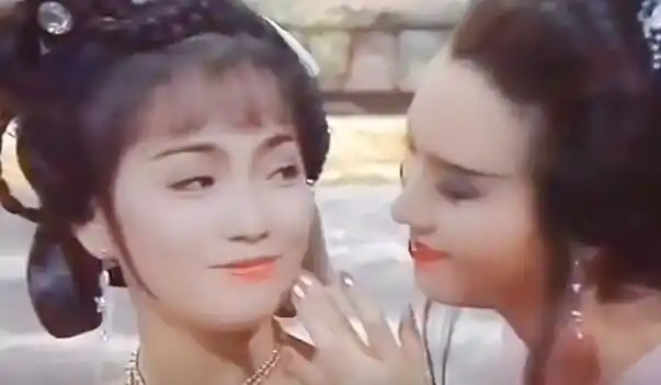 "石榴姐"苑琼丹年轻时到底有多美?那是属于英叔的绝代