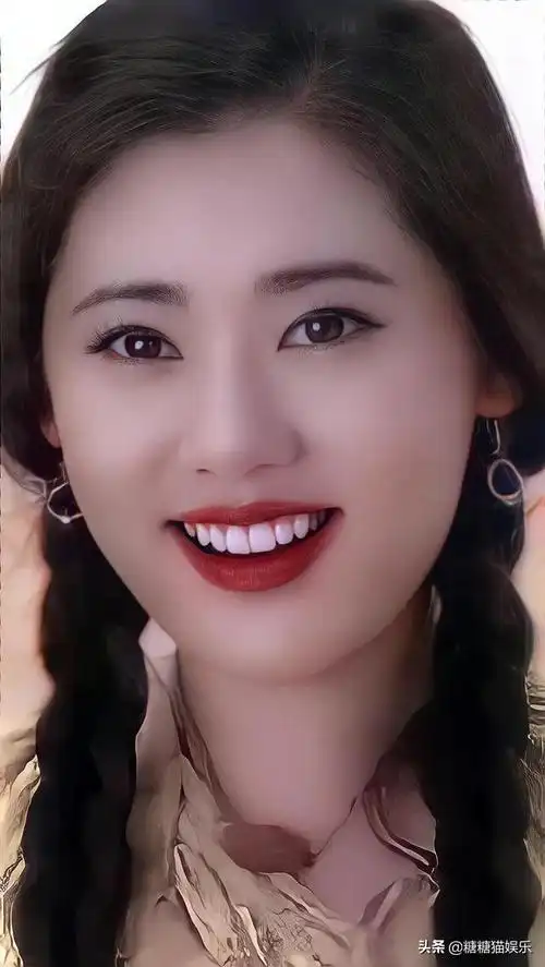 气质美女秋瓷炫这颜值绝了