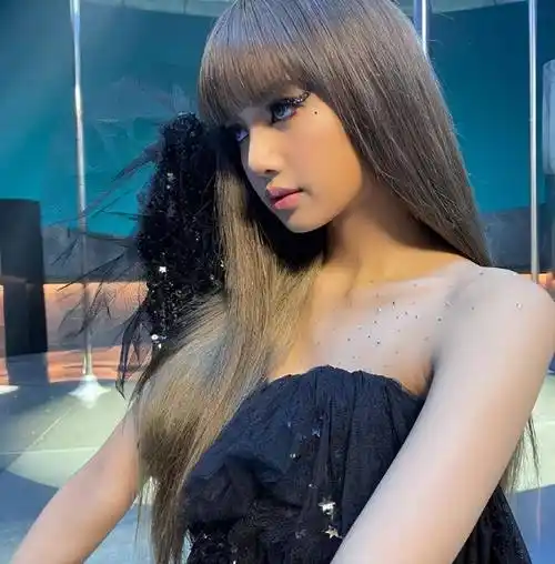 kpop 顶级女团blackpink :lisa_舞蹈_团体_音乐