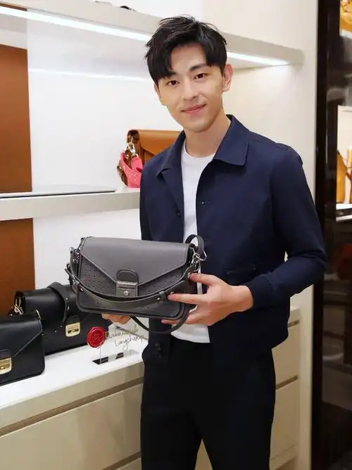 独家没想到你是这样的男神邓伦私底下最爱的竟然是