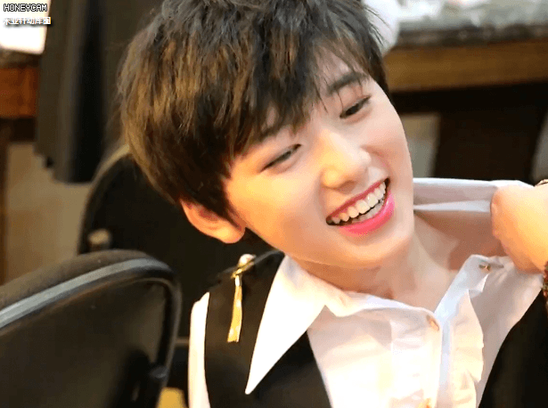 那就看看我们的小甜豆宋亚轩的笑容合集吧