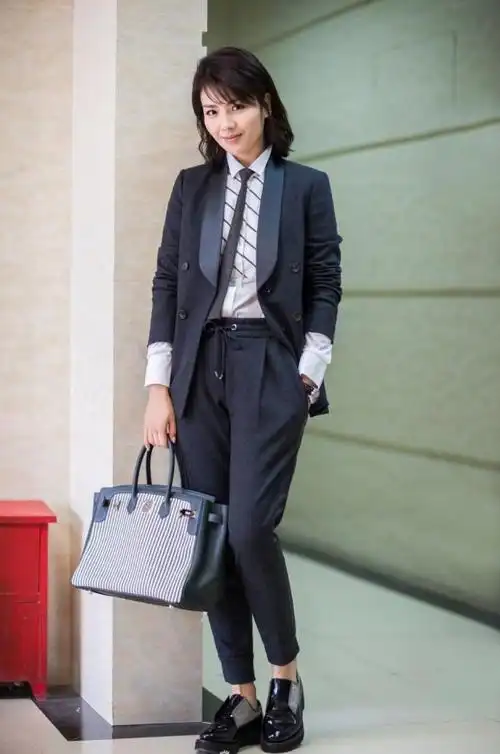 刘涛罕见秀长腿,《欢乐颂》安迪造型教你怎么显瘦