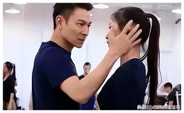 刘德华和赖文慧真是舞台上的好搭档多年来的舞伴彼此互相成就