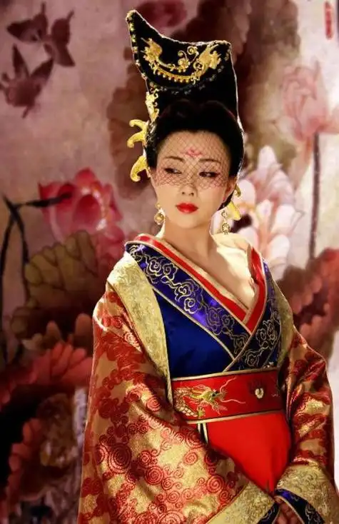 殷桃版武则天吻戏床戏尺度大 湿身爆乳床戏雷人