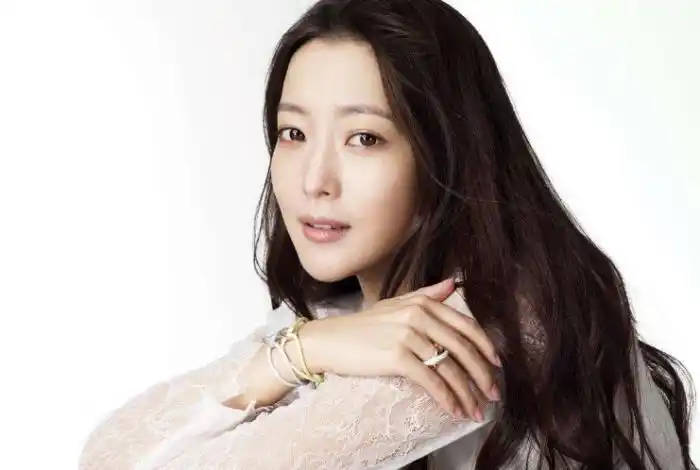 金喜善女儿的颜值一直被大众诟病,但是在她眼里,自己的女儿就是最美的