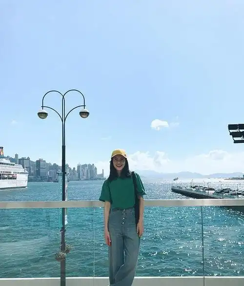 高圆圆被嘲发福后新造型出炉穿绿色碎花裙文艺知性侧脸太迷人