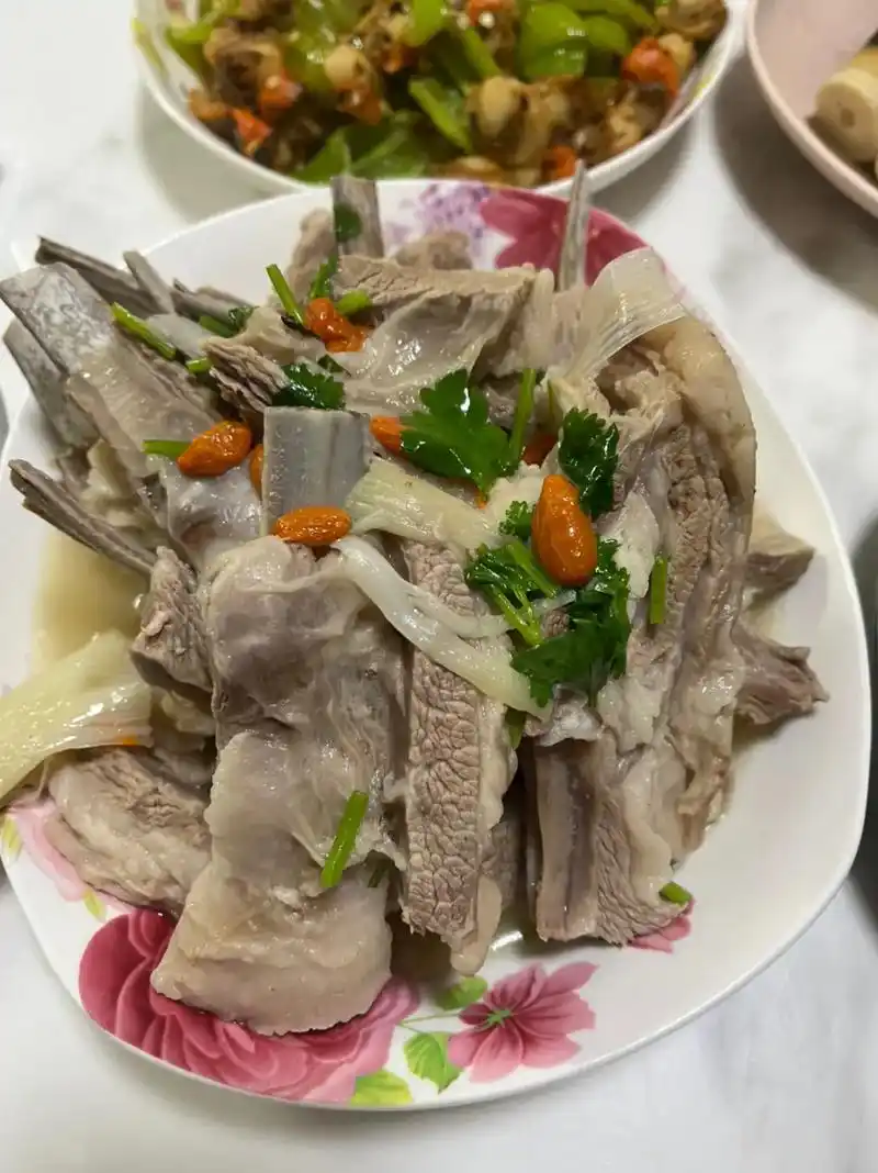 今天手抓羊排##简简单单又一餐 #生活不止眼前的苟且还有诗和 - 抖音