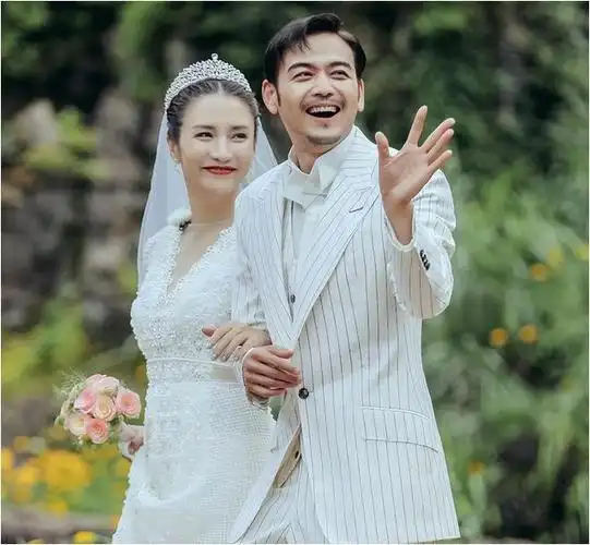 杨烁洒脱放手离婚协议财产全归妻勇闯新人生大道