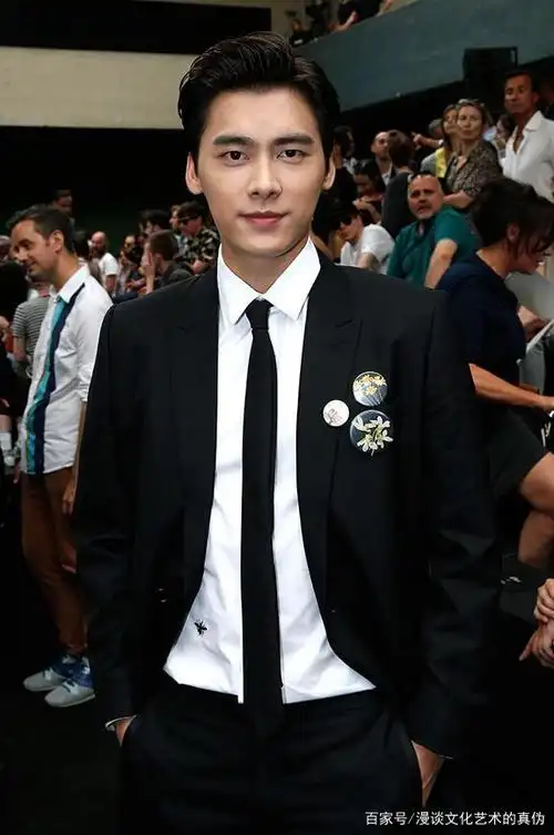 "小鲜肉"标签似乎还带着,不否认他拥有众多的粉丝,但那是因为他颜值高