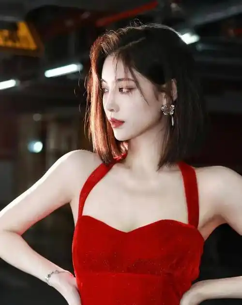 28岁许佳琪,饱满性感着实迷人!_梦想_观众_工作