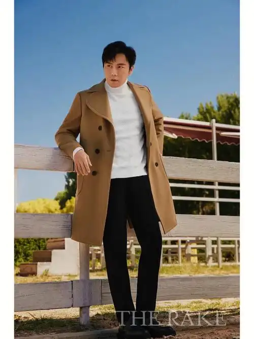 演员秦昊身着canali2022秋冬系列星讯