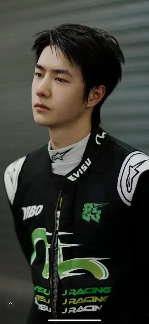 每天都被王一博轻松拿捏帅的无需多言