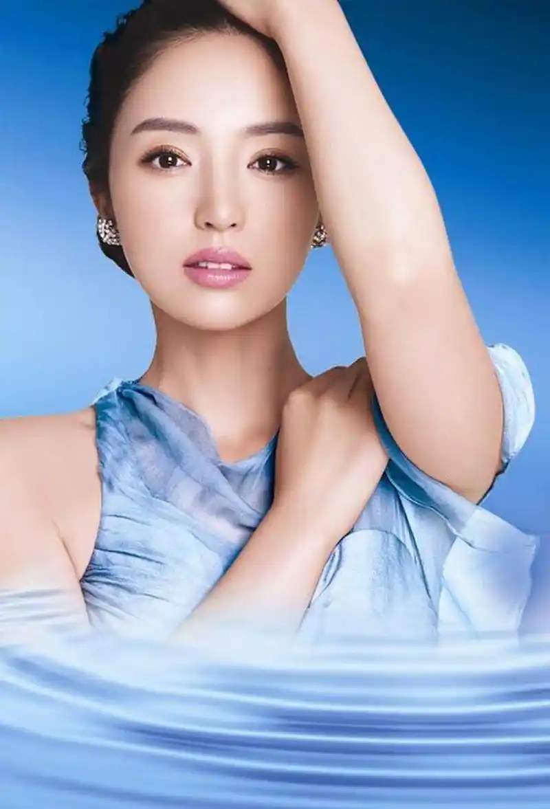 明星壁纸分享—董璇