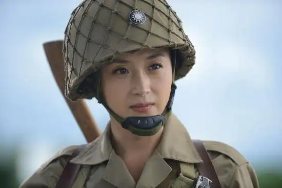 傅淼剧照新浪娱乐讯 由著名导演于立清执导的抗日大剧《铁血女骑兵》